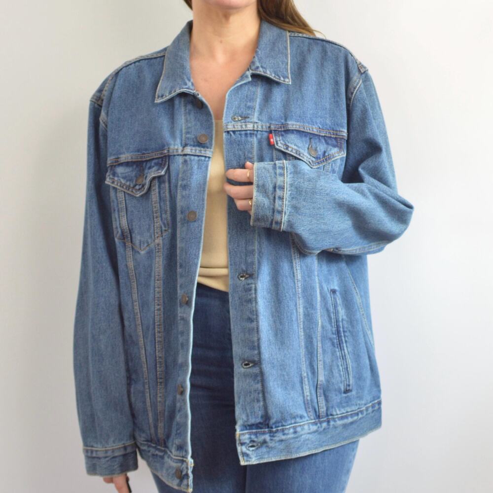 like new men’s vintage 100% cotton denim jean jacket